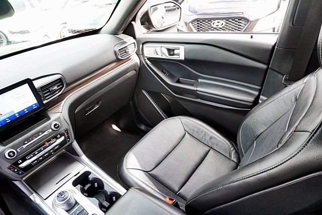 Used 2020 Ford Explorer Limited RWD image 24