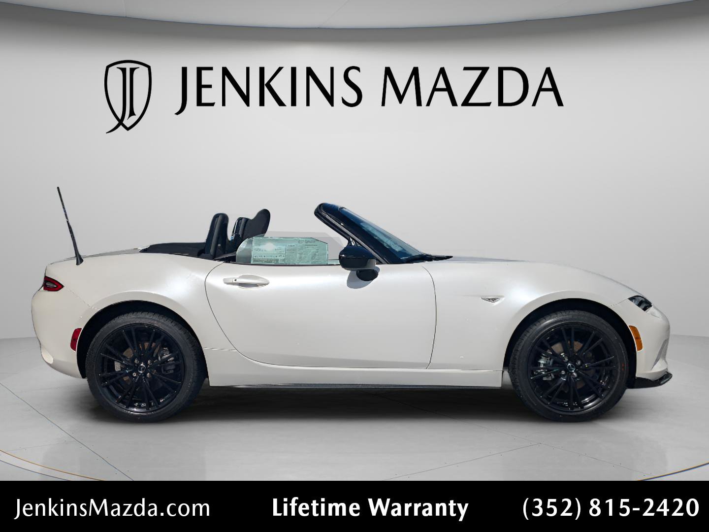 New 2026 MAZDA MX-5 Miata Club w/ Interior Package RWD image 5