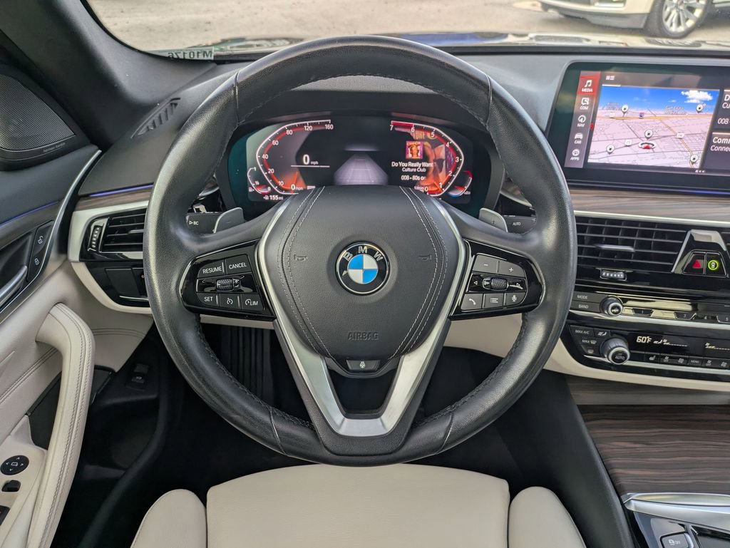 Used 2021 BMW 530i xDrive w/ Premium Package image 15