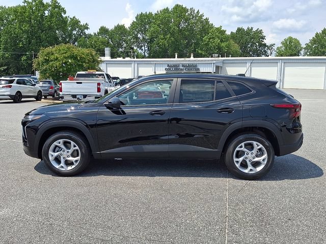 New 2026 Chevrolet Trax LS w/ LS Convenience Package FWD image 6