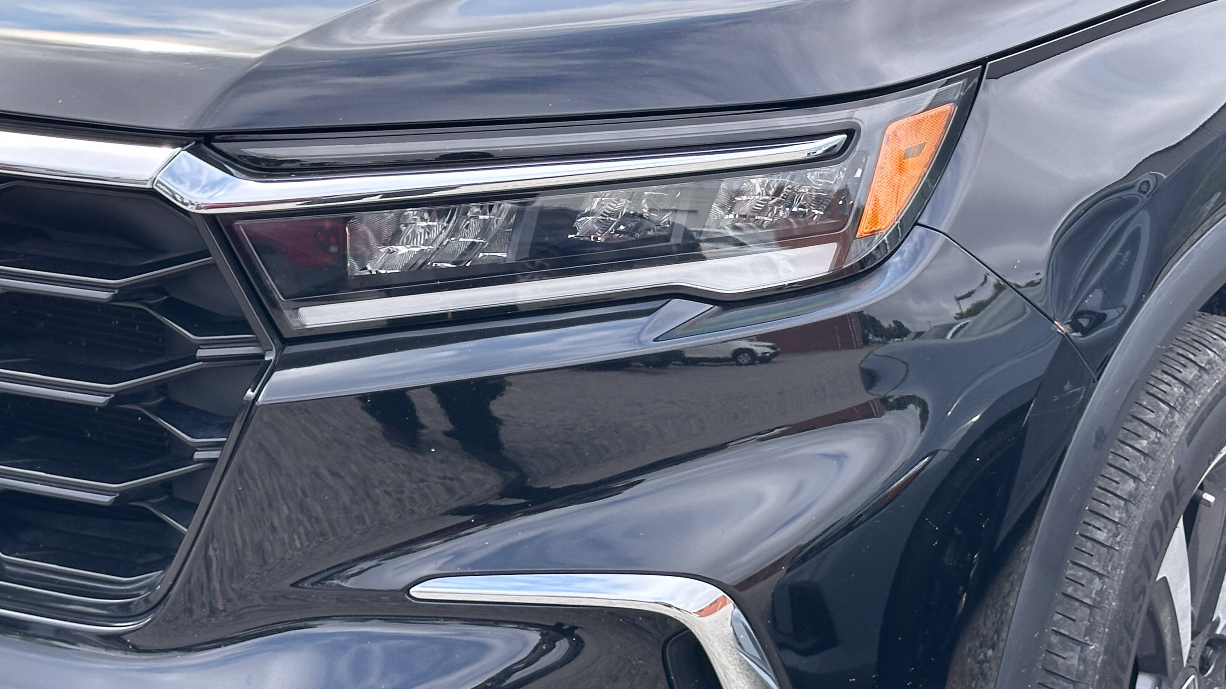 Used 2025 Honda Pilot Elite image 2