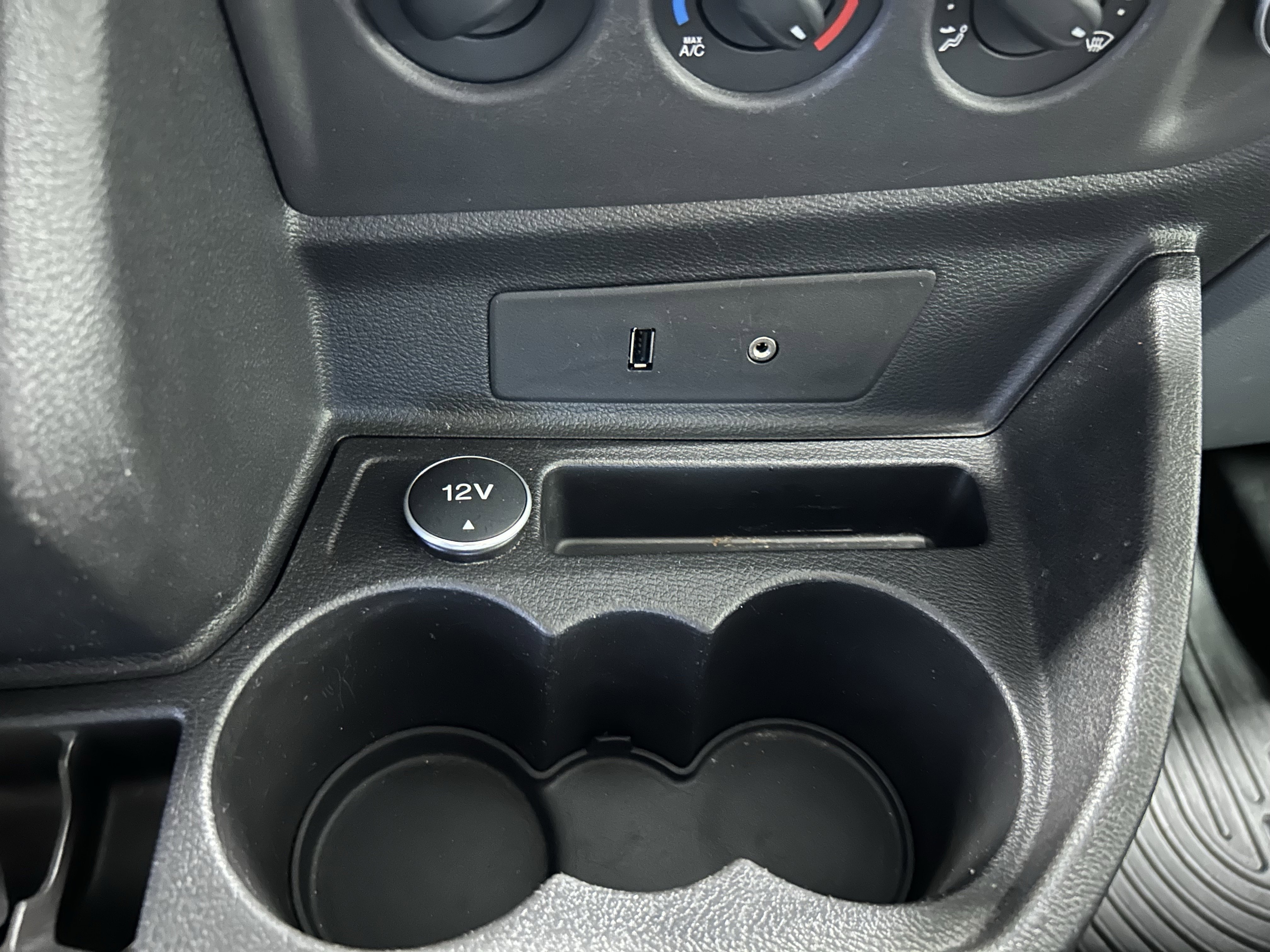 Used 2016 Ford Transit 150 XLT image 27