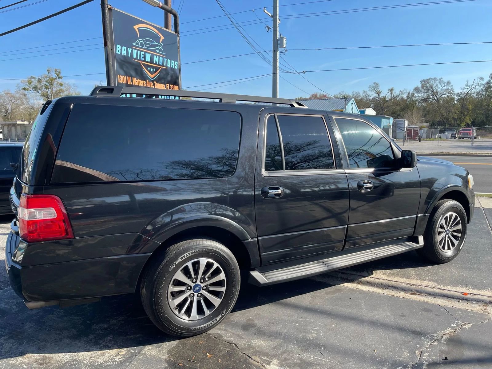Used 2015 Ford Expedition EL XLT image 3