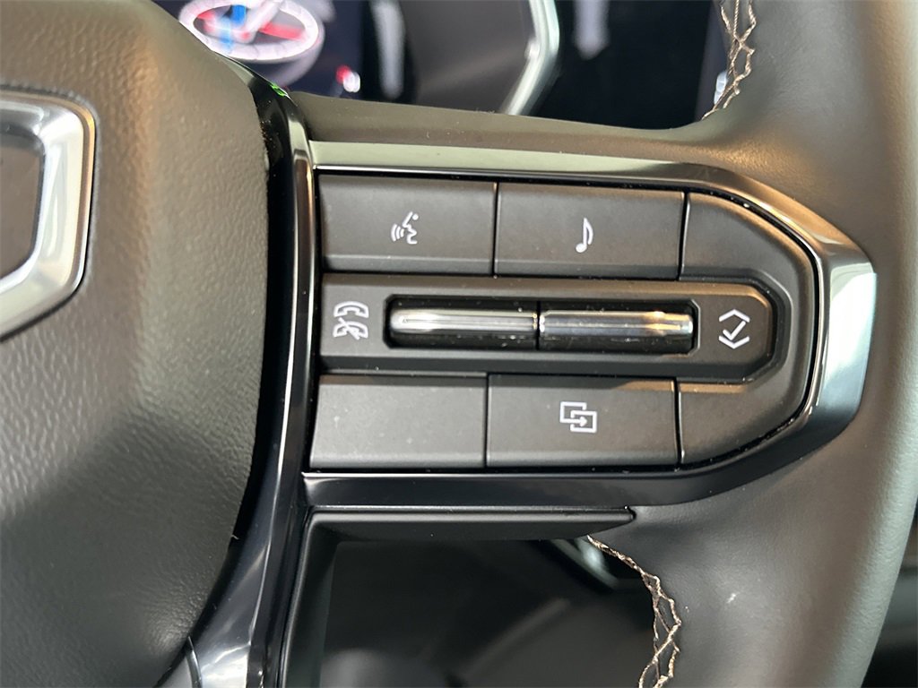 Used 2025 GMC Canyon AT4 image 21