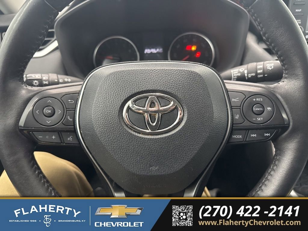 Used 2021 Toyota RAV4 XLE w/ XLE Grade Weather Package image 22