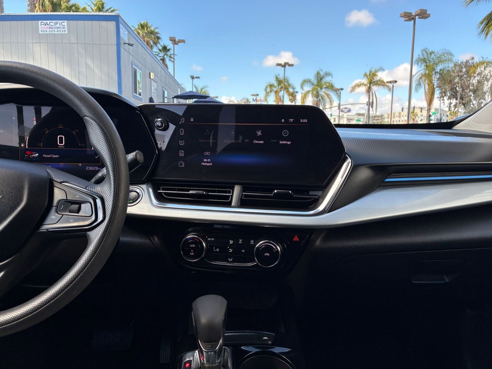 Used 2025 Chevrolet Trax LT image 17