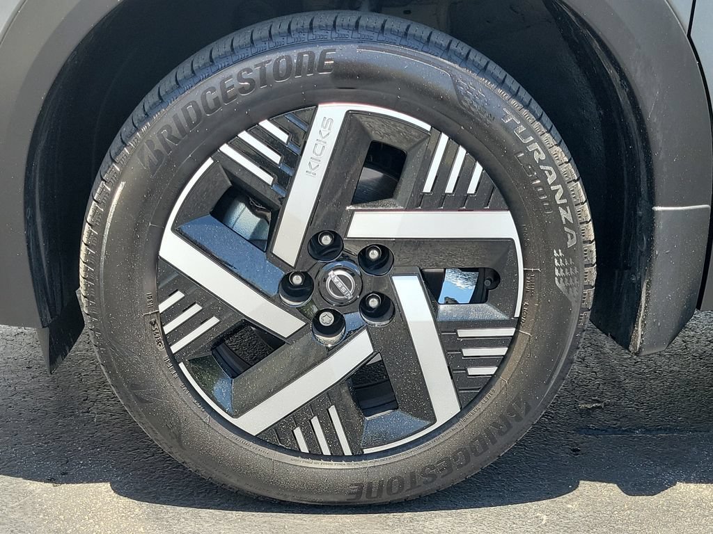Certified 2026 Nissan Kicks SV w/ SV Premium Package FWD image 9