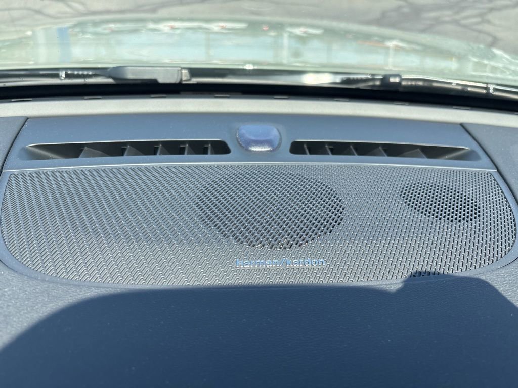 Used 2025 Volvo XC40 B5 Ultra w/ Protection Package Premier image 24