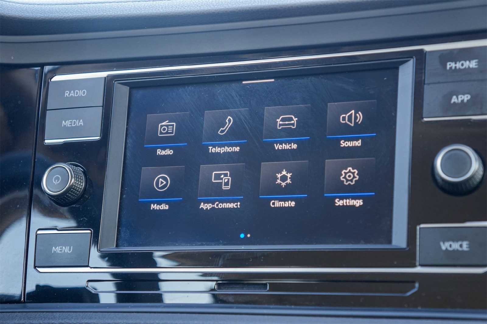 Used 2024 Volkswagen Jetta SE image 16