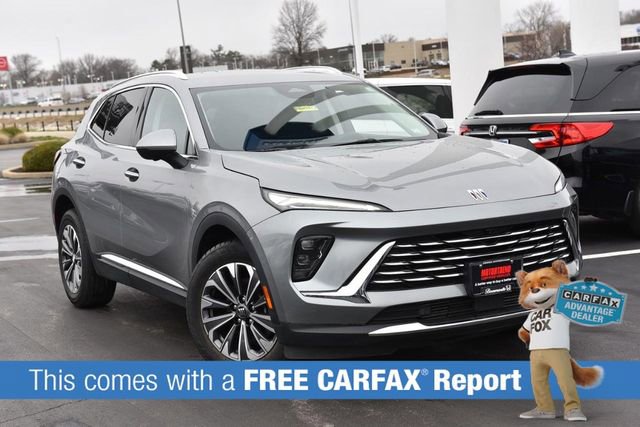 Used 2024 Buick Envision Preferred image 2