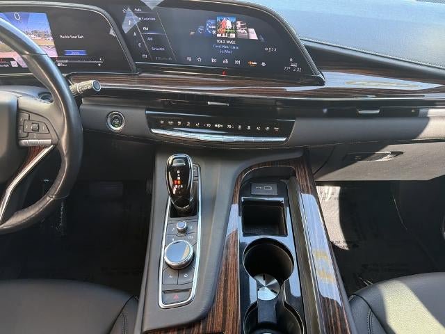 Used 2023 Cadillac Escalade Luxury RWD image 28