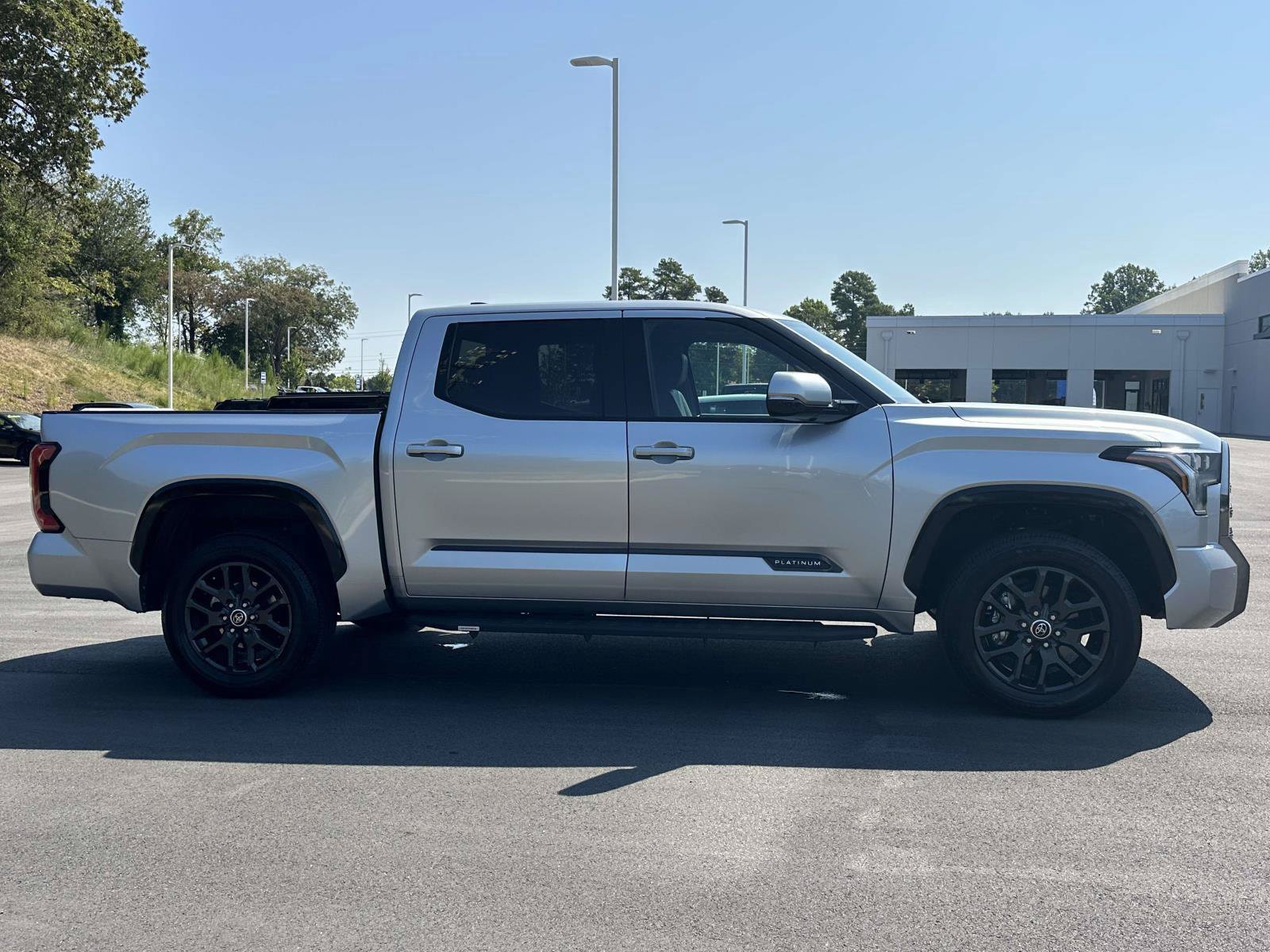 Used 2023 Toyota Tundra Platinum AWD/4WD image 27
