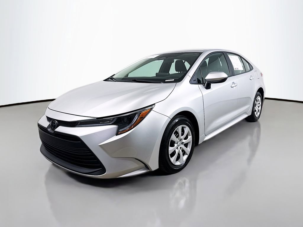 Used 2025 Toyota Corolla LE w/ Convenience Package FWD image 3