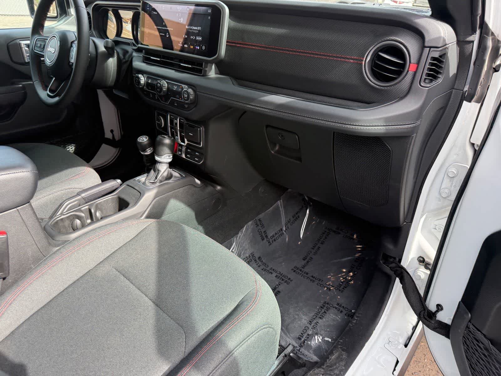 Used 2024 Jeep Wrangler Unlimited Rubicon AWD/4WD image 28