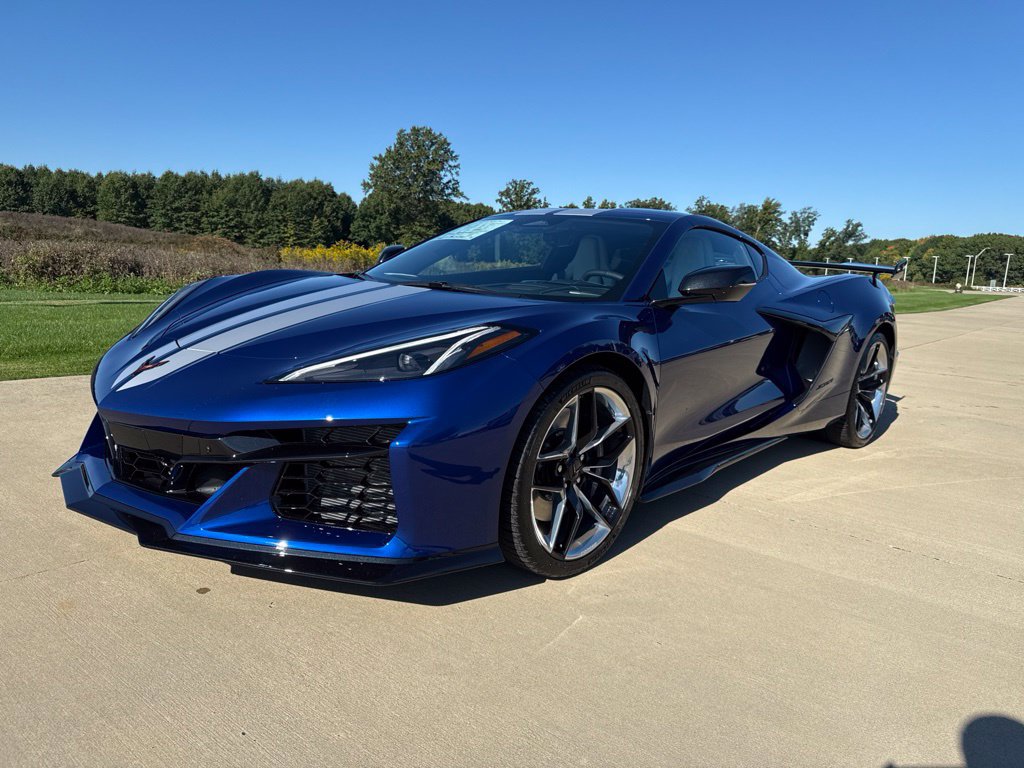 New 2027 Chevrolet Corvette Z06 w/ Battery Protection Package RWD image 9