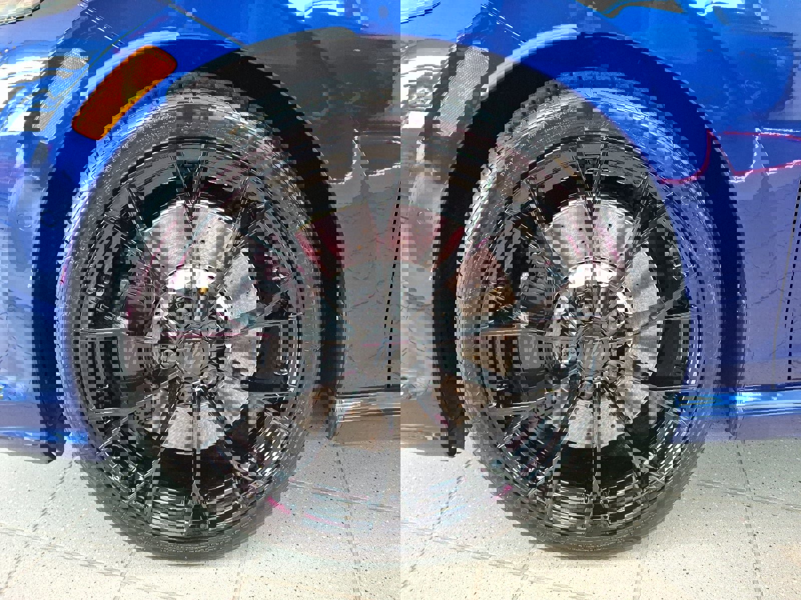 New 2025 Volkswagen Golf R Black Edition image 4