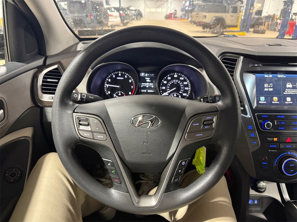 Used 2017 Hyundai Santa Fe SE image 15
