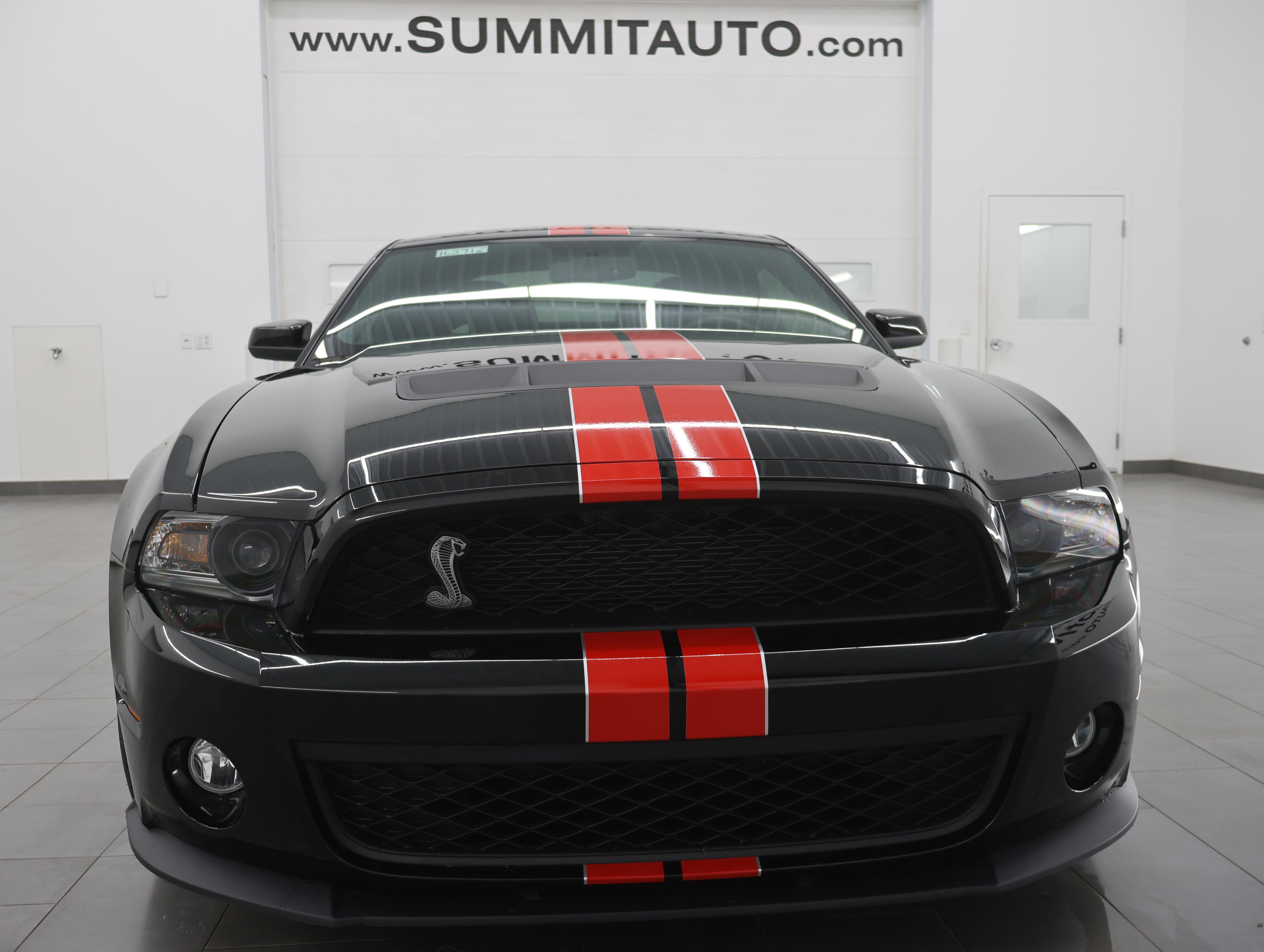 Used 2012 Ford Mustang Shelby GT500 w/ SVT Performance Pkg image 22
