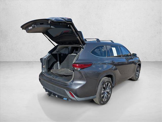 Used 2021 Toyota Highlander XLE image 26