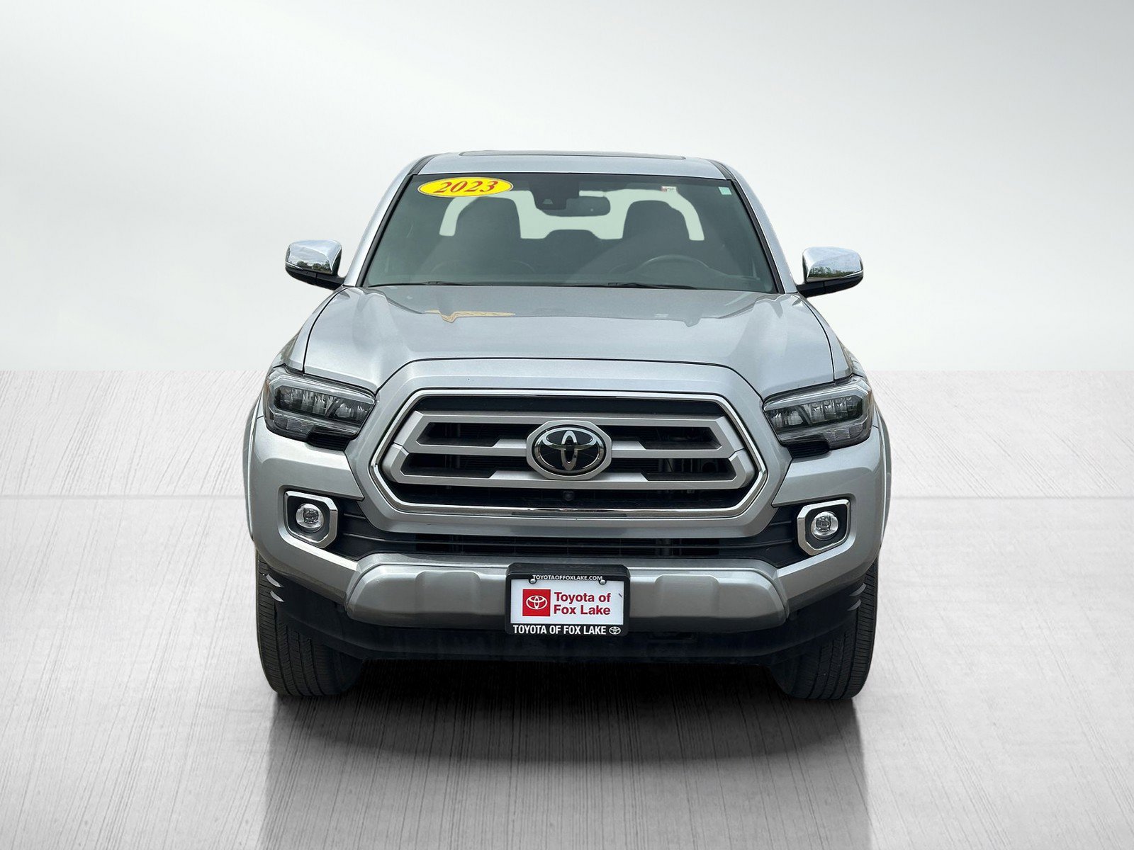 Used 2023 Toyota Tacoma Limited AWD/4WD image 2