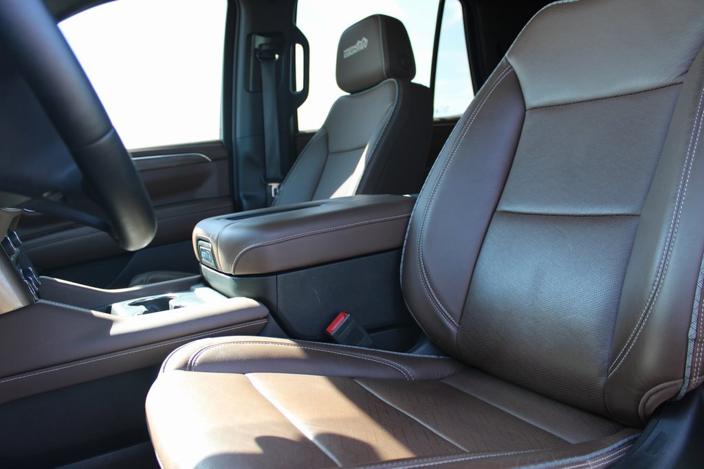 Used 2023 Chevrolet Tahoe High Country image 11