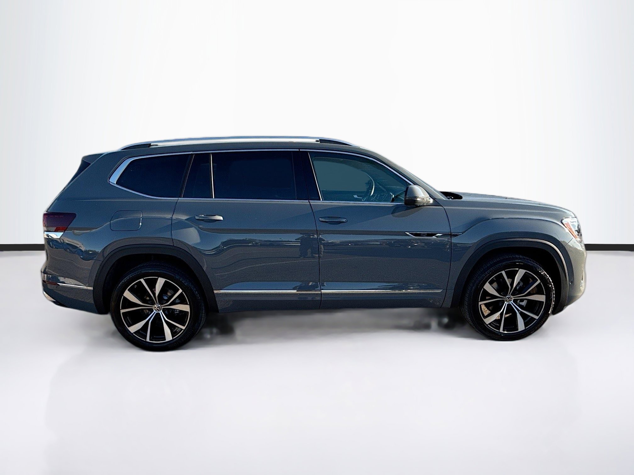 New 2026 Volkswagen Atlas SEL Premium R-Line image 2