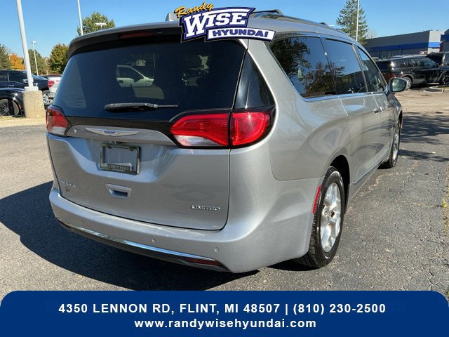 Used 2018 Chrysler Pacifica Limited FWD image 11