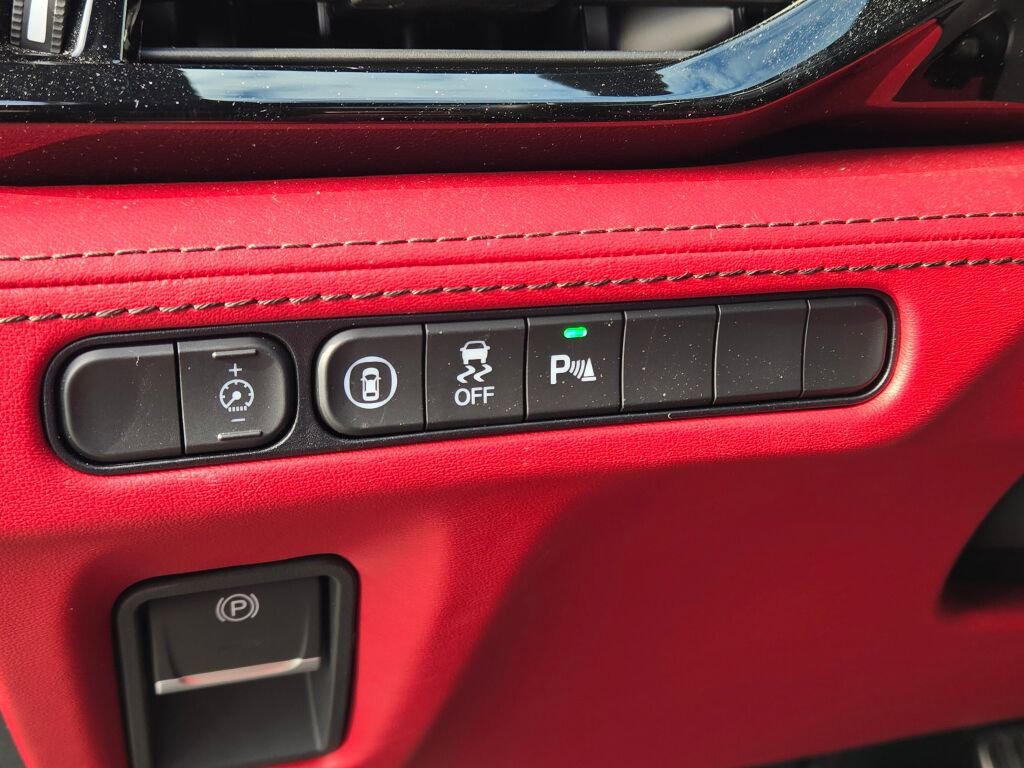 Used 2025 Acura MDX A-Spec image 32