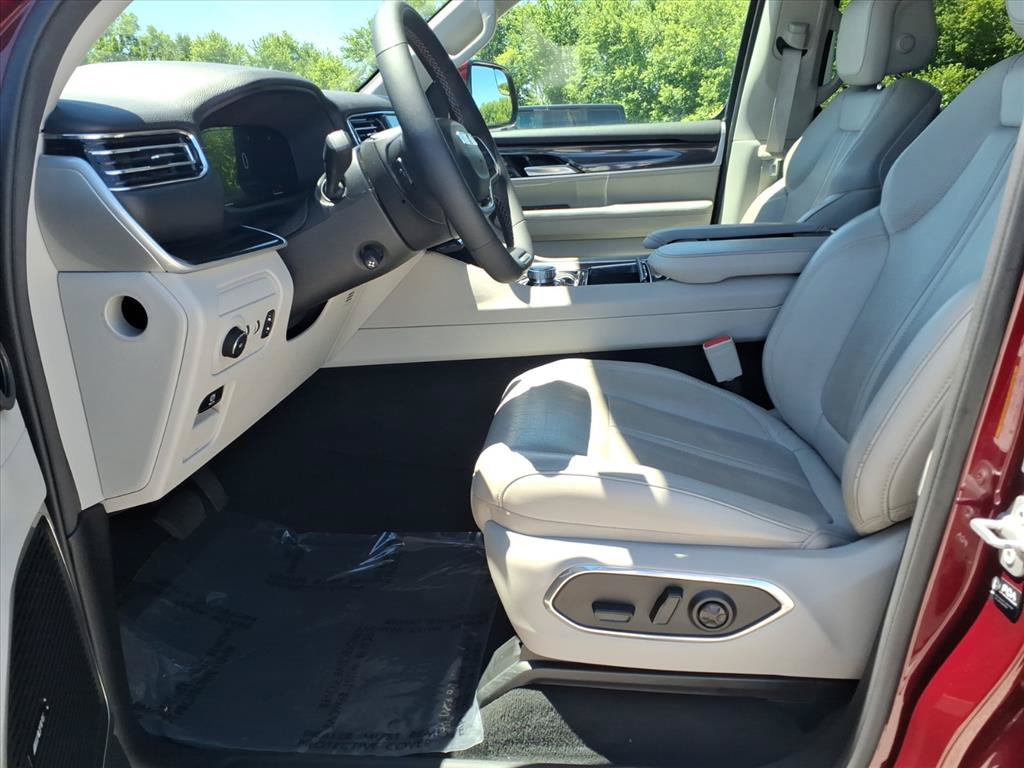 Used 2022 Jeep Wagoneer Series I AWD/4WD image 22