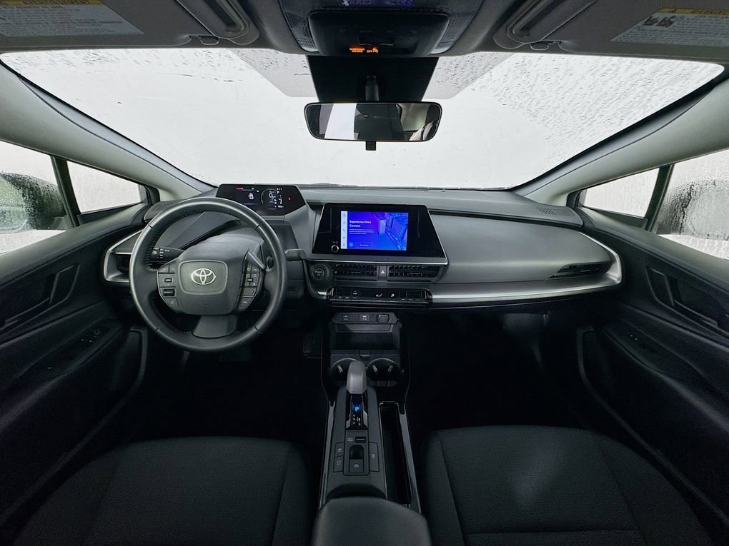Used 2024 Toyota Prius LE image 40