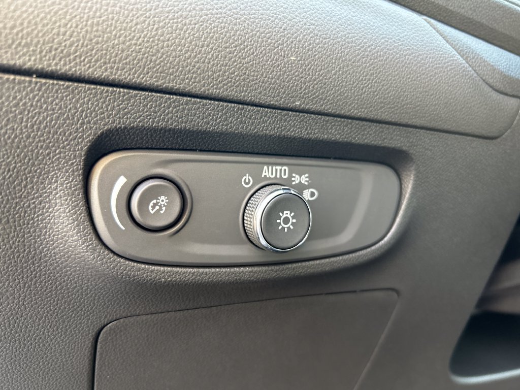 Used 2024 Buick Encore GX Preferred w/ Comfort Package FWD image 20