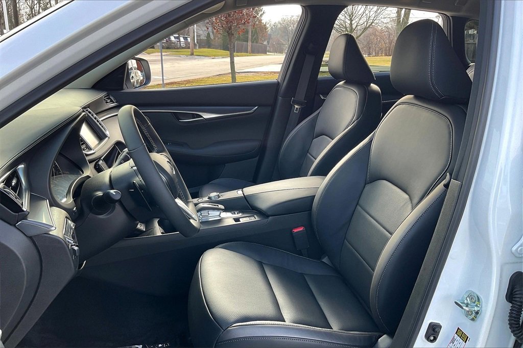 New 2025 INFINITI QX50 Luxe image 9