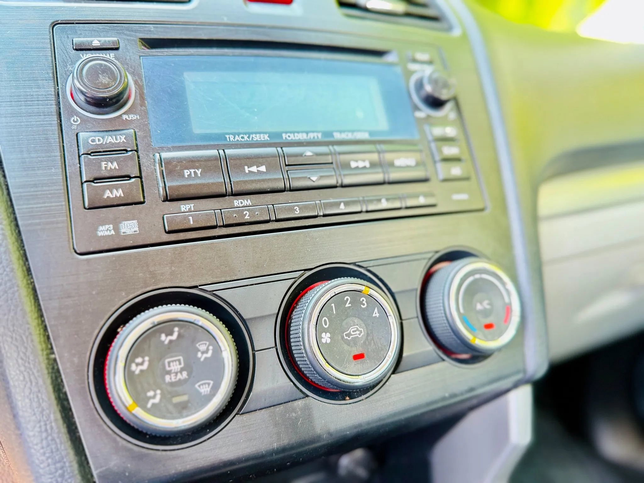Used 2015 Subaru Forester 2.5i w/ Alloy Wheel Package image 37