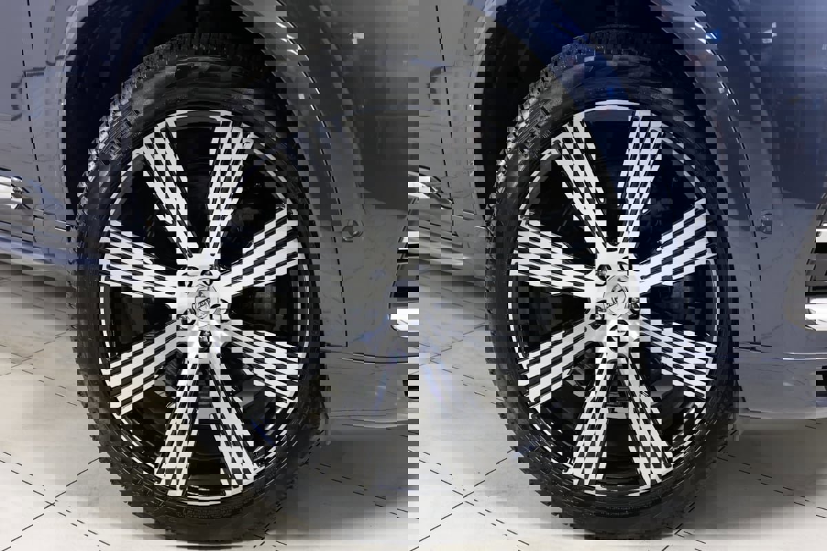 Used 2023 Volvo XC90 T8 Ultimate image 15