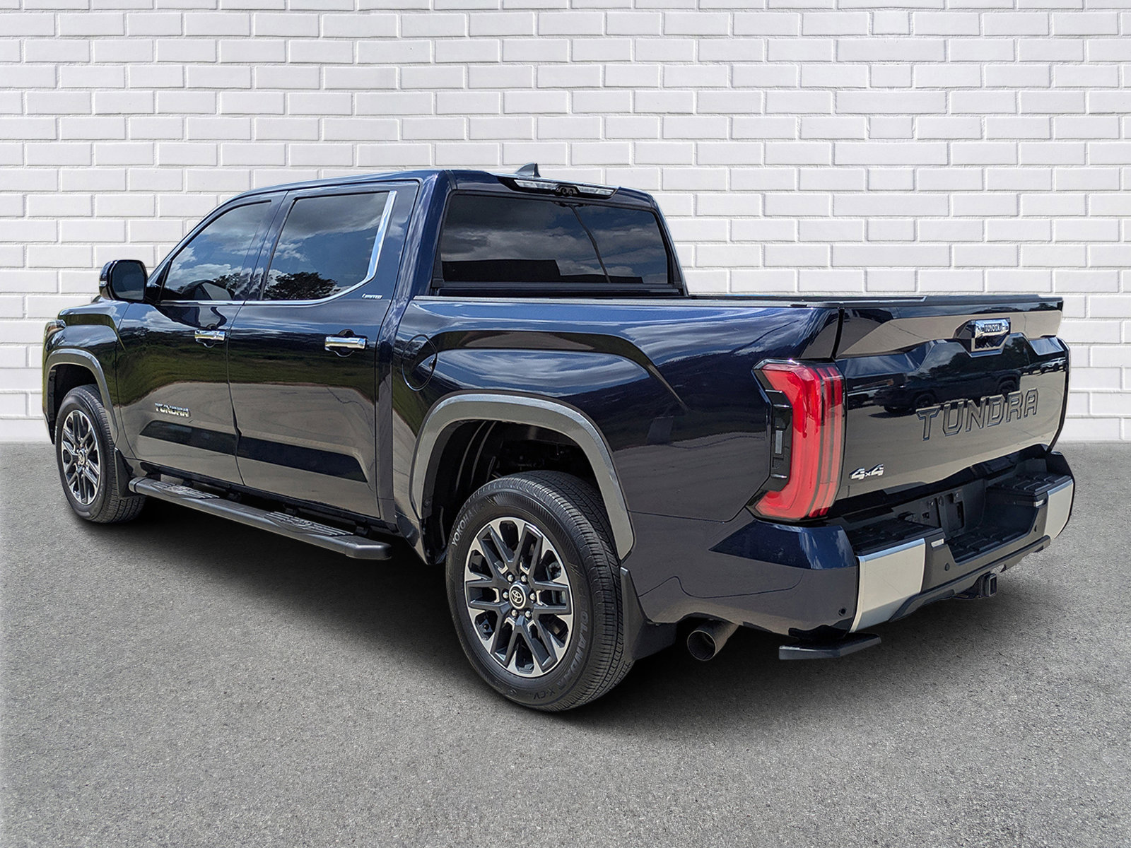 Used 2024 Toyota Tundra Limited AWD/4WD image 3