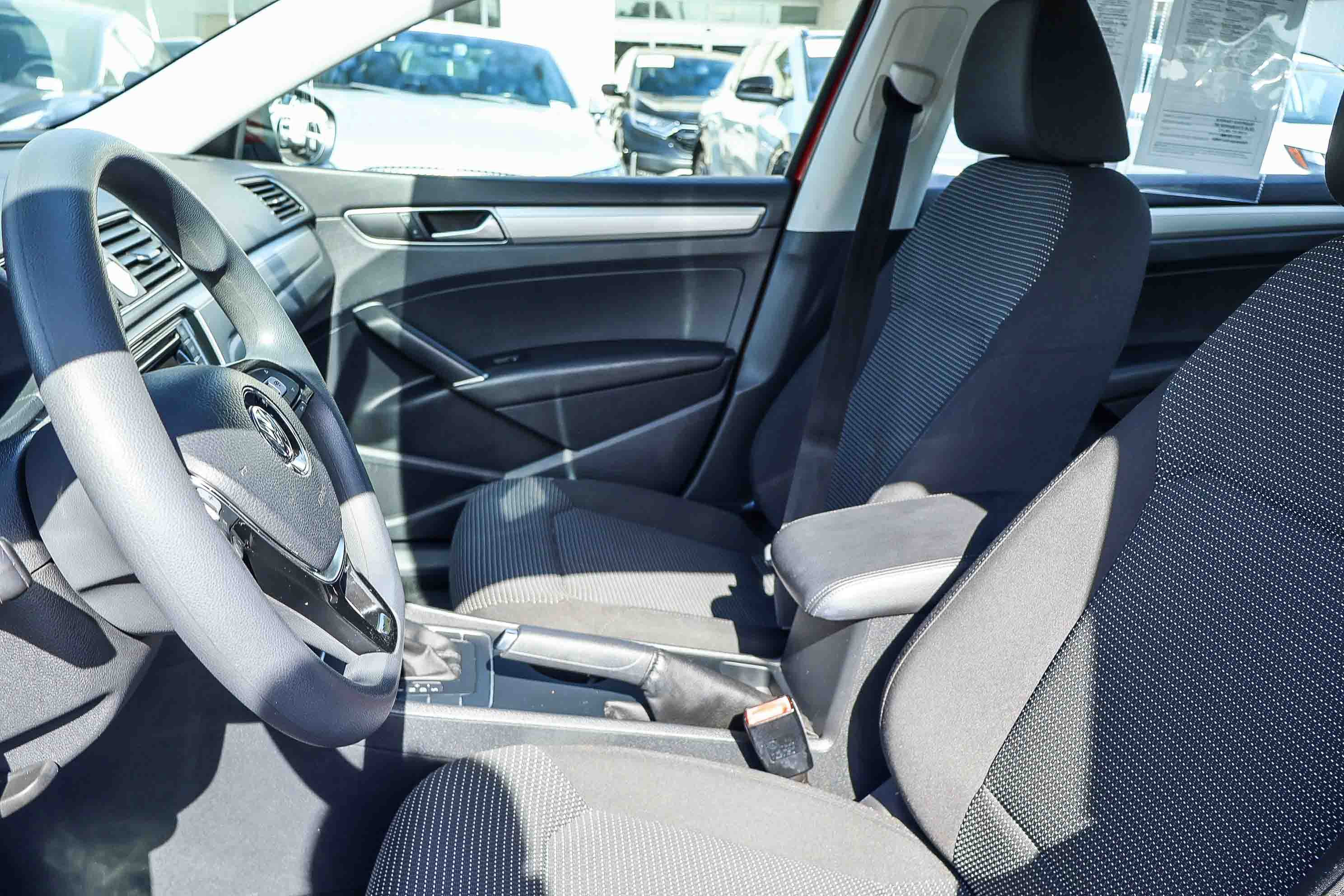 Used 2016 Volkswagen Passat 1.8T S image 12