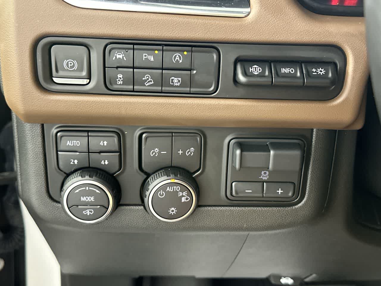 Used 2023 Chevrolet Tahoe High Country AWD/4WD image 31