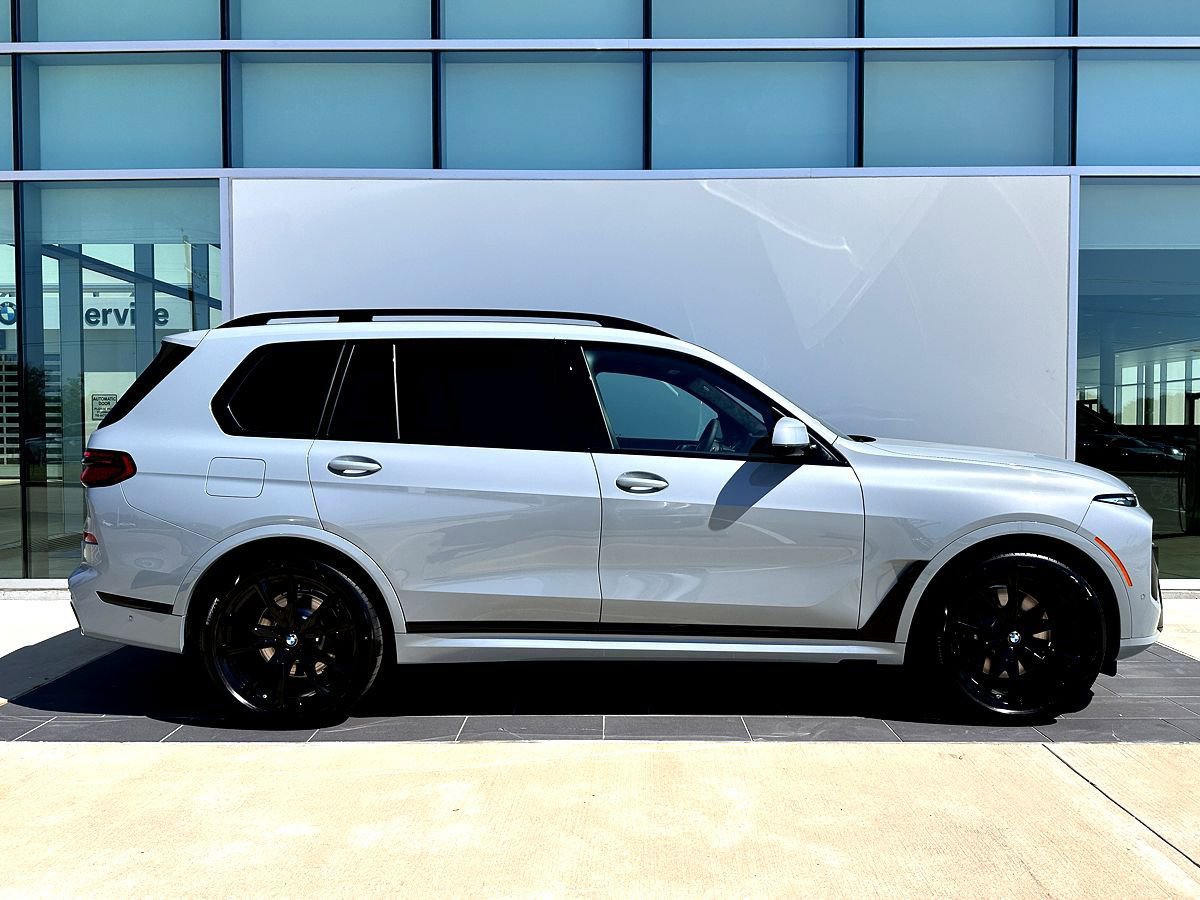 New 2026 BMW X7 xDrive40i w/ M Sport Package image 3