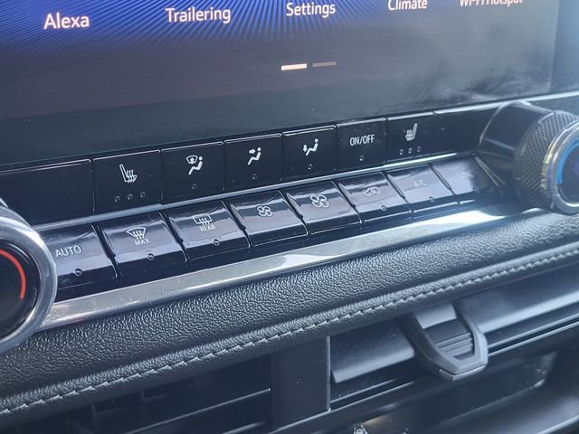 Used 2025 Chevrolet Colorado LT image 13