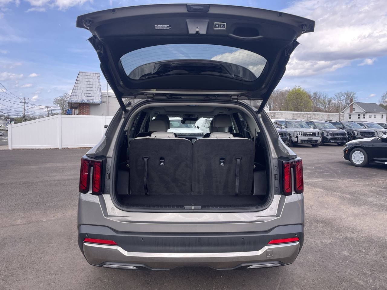 Certified 2025 Kia Sorento EX w/ EX Panoramic Sunroof Package image 11