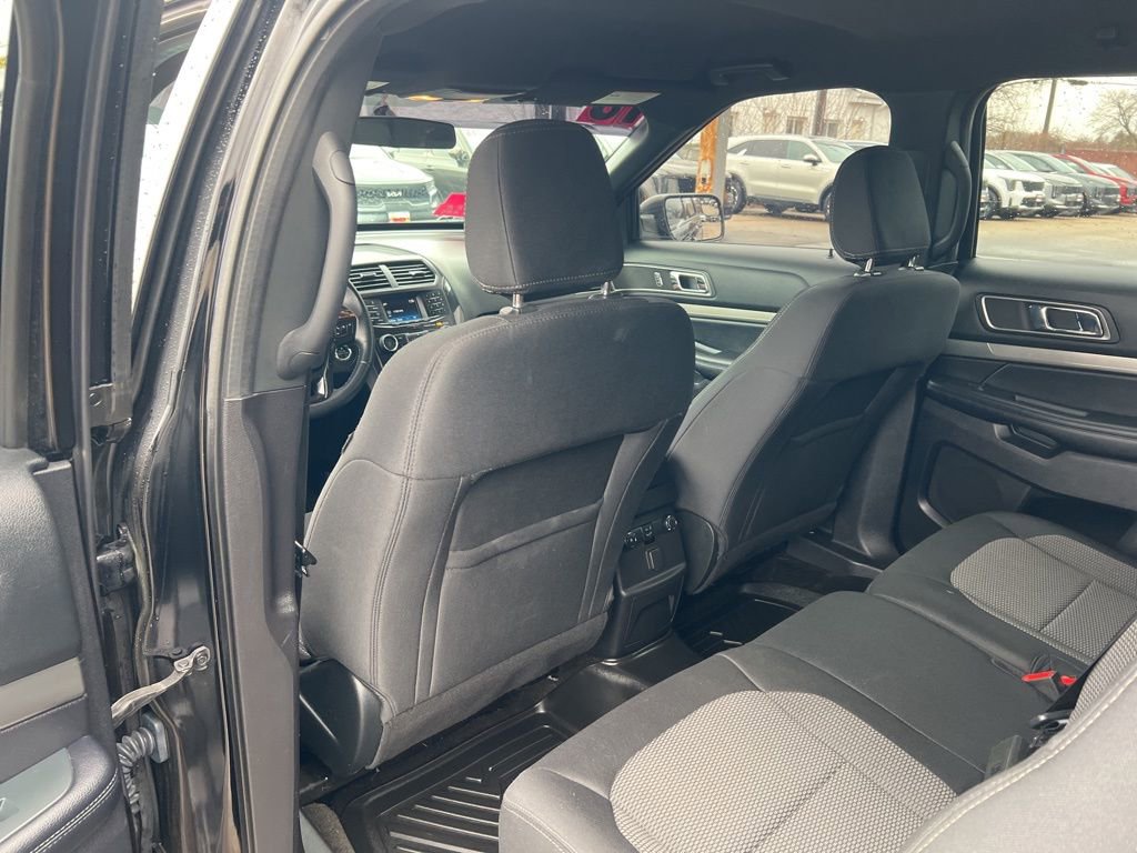 Used 2018 Ford Explorer XLT image 10
