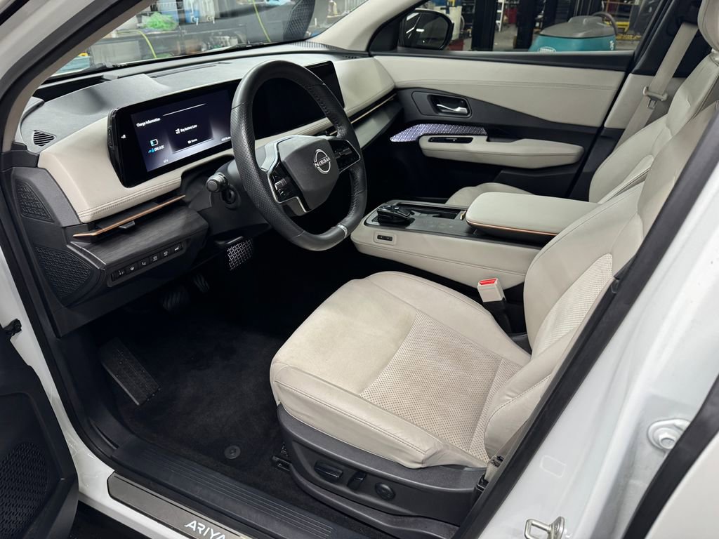 Used 2024 Nissan Ariya FWD image 13