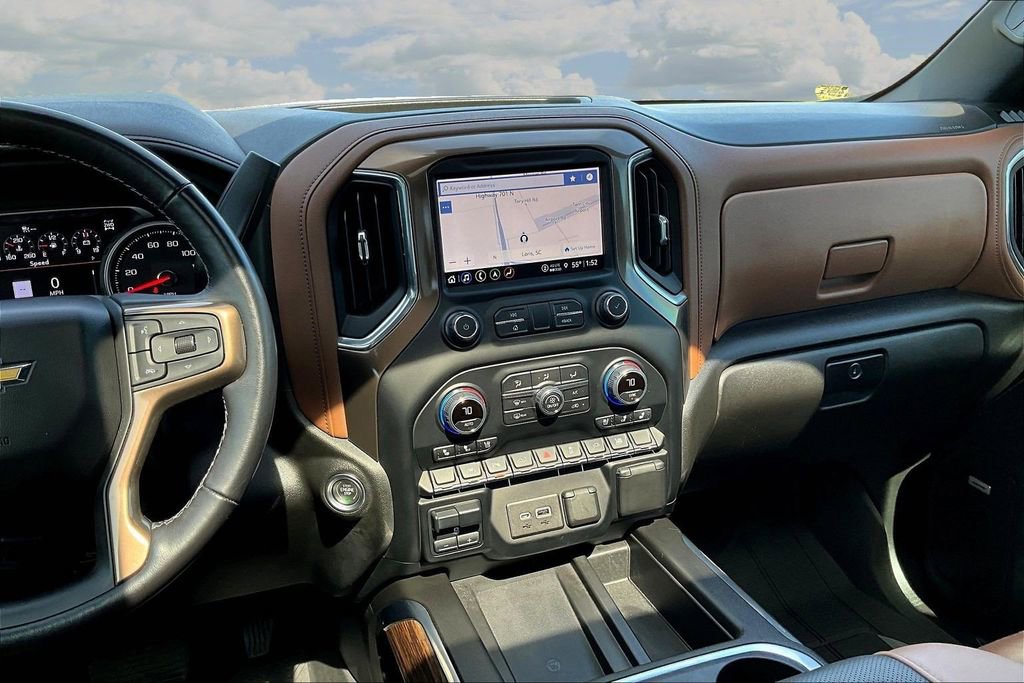 Used 2022 Chevrolet Silverado 1500 High Country w/ Technology Package image 12