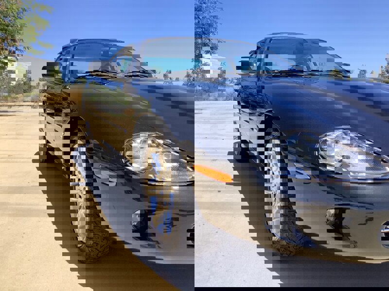 Used 2000 Jaguar XK8 Coupe image 9