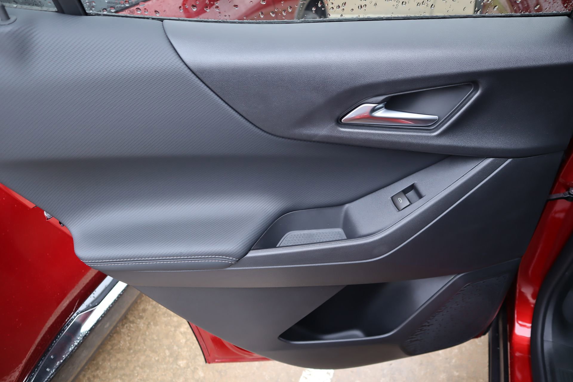 New 2026 Chevrolet Equinox LT w/ Convenience Package II FWD image 19
