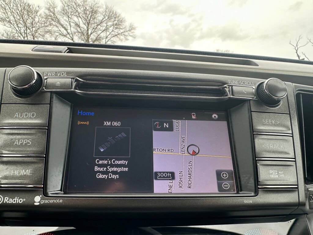 Used 2015 Toyota RAV4 Limited image 17