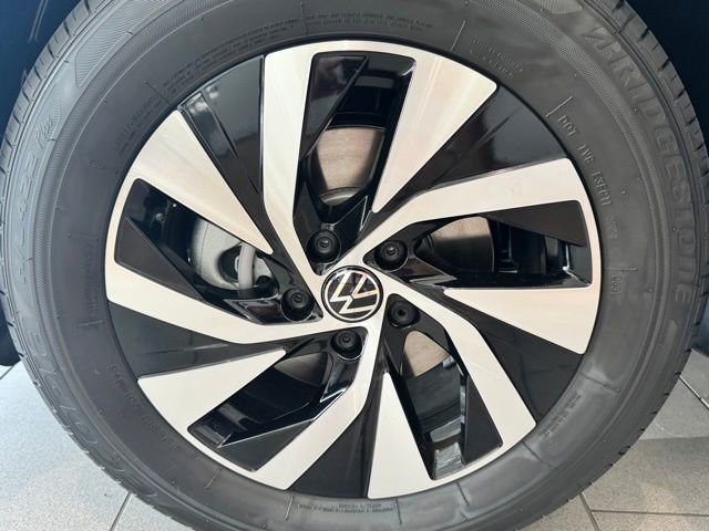 New 2025 Volkswagen Tiguan S FWD image 18