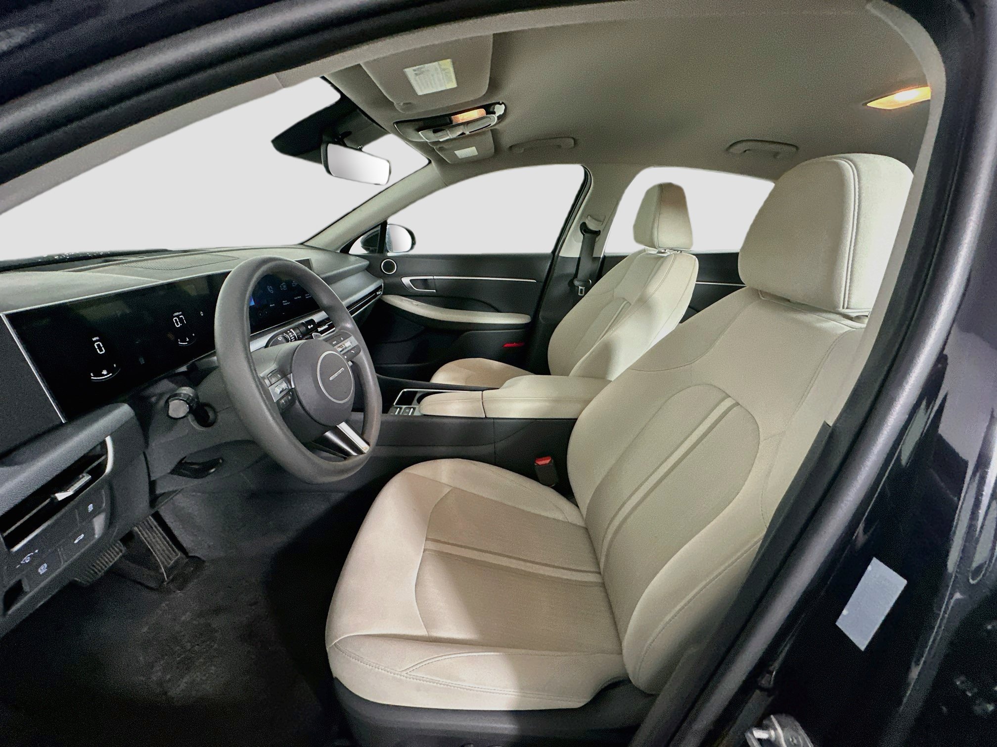 Used 2025 Hyundai Sonata SEL FWD image 13