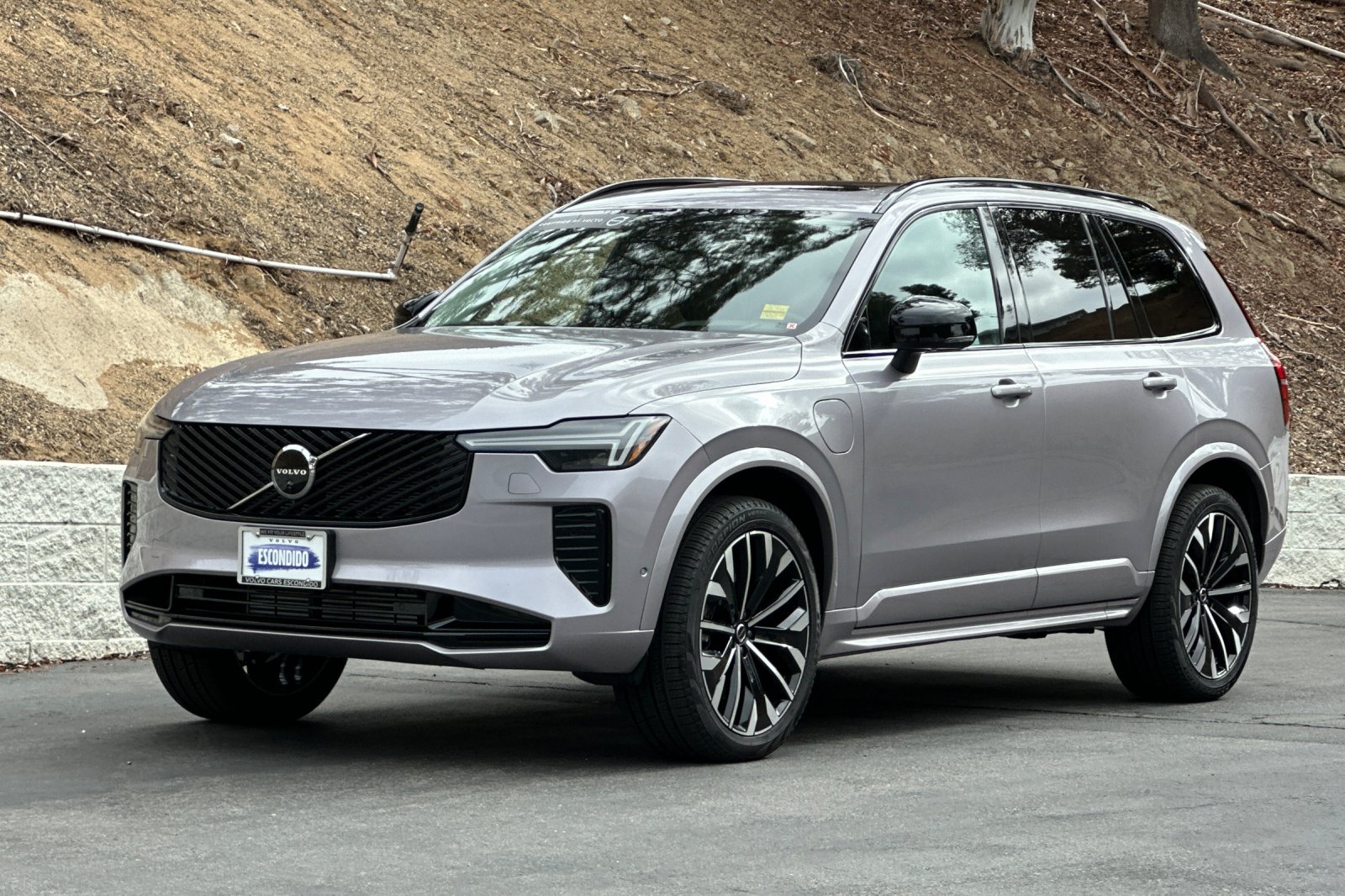 Certified 2026 Volvo XC90 T8 Ultra w/ Protection Package AWD/4WD image 9