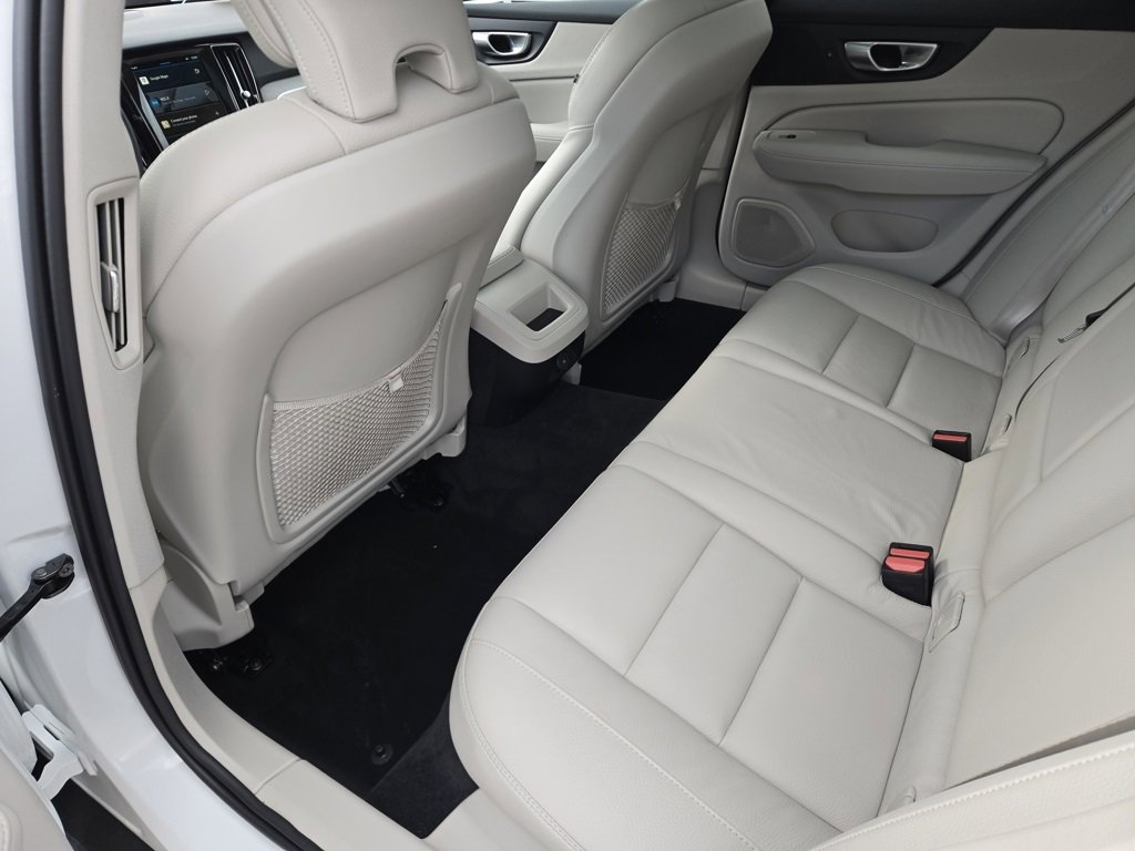 Certified 2024 Volvo V60 B5 Cross Country Plus image 10